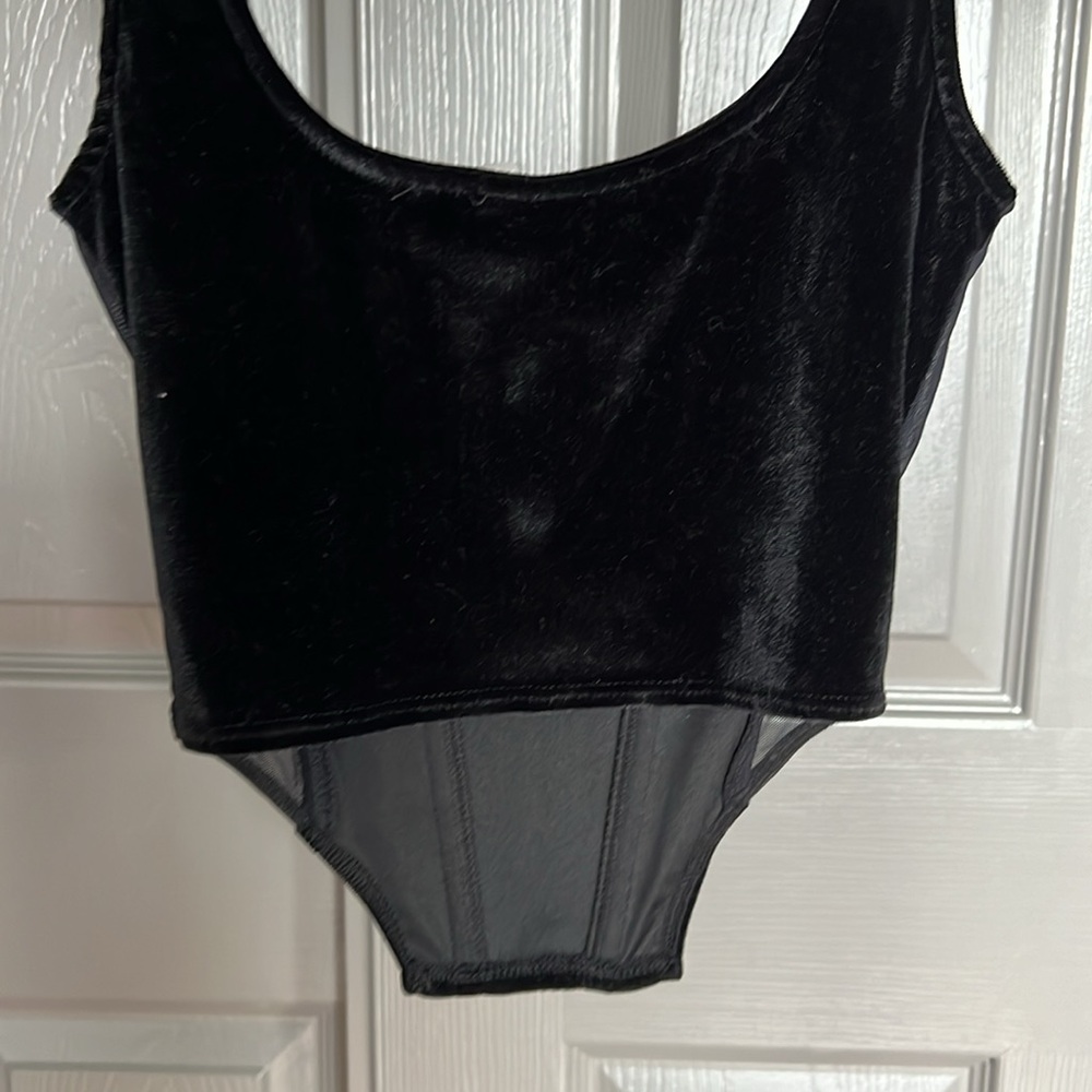 Corset - Picture 8 of 9